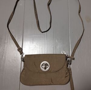Reposhing tjay111686.  Small Bagellini crossbody